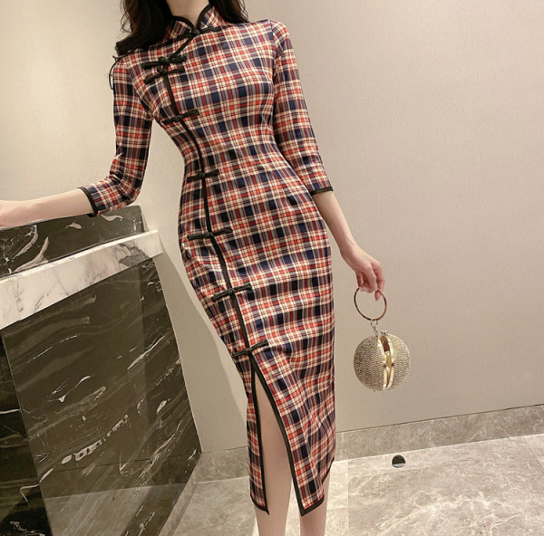 Stiilne naiste ruuduline kleit pikkade varrukatega ja 3/4 varrukatega - õhuke mudel