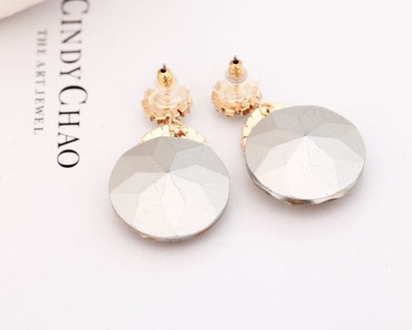 Stílusos női fülbevaló ezüst kövekkel