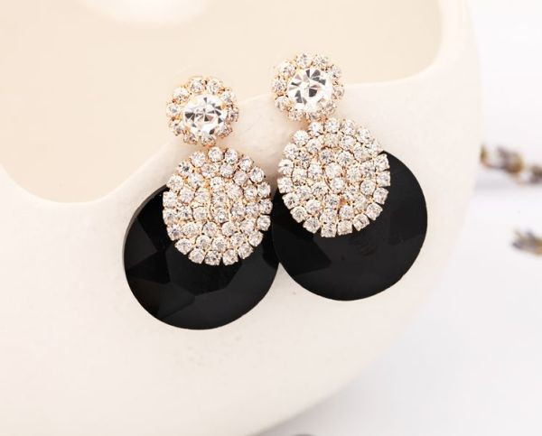 Stílusos női fülbevaló ezüst kövekkel