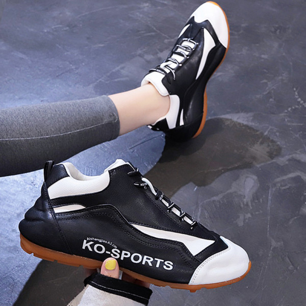 Moteriški sportbačiai su spalvotais raišteliais ir lygiu padu