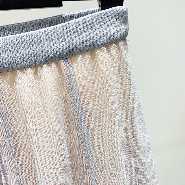 Модерна дамска пола с ластична талия и тюл