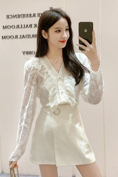 Camasa de dama actuala din dantela model montata