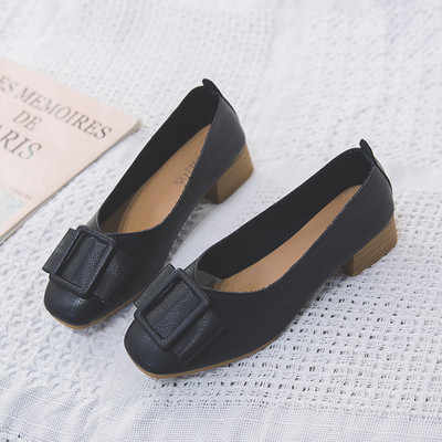 Дамски кожени обувки с дебел ток и панделка