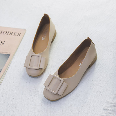 Дамски кожени обувки с дебел ток и панделка