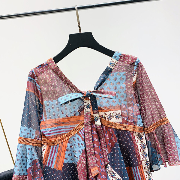 Rochie de dama colorata model nou cu decolteu spitz si maneci 3/4 - model lat