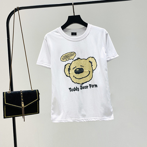 Нов модел дамска тениска с мече и овално деколте