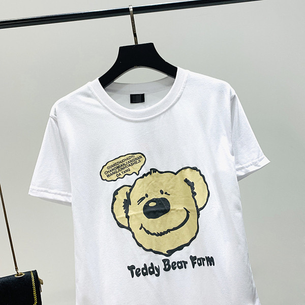 Нов модел дамска тениска с мече и овално деколте