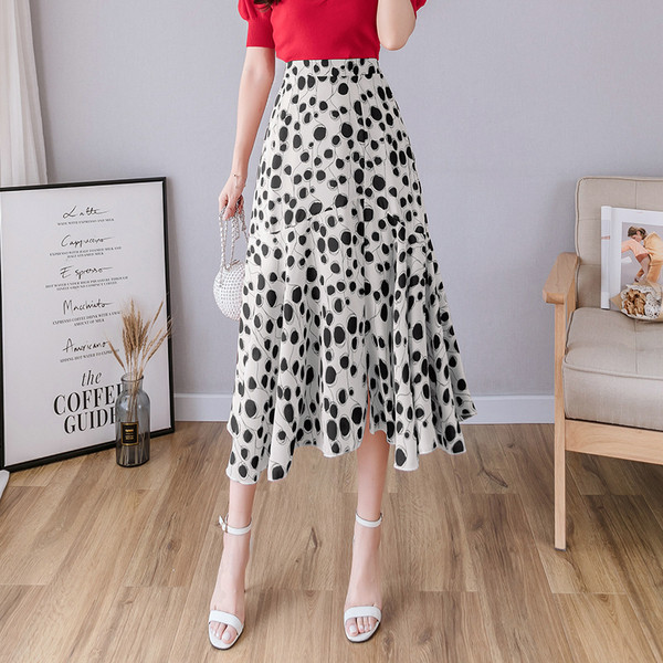 Spalvingas moteriško sijono kirpimo modelis aukštu liemeniu