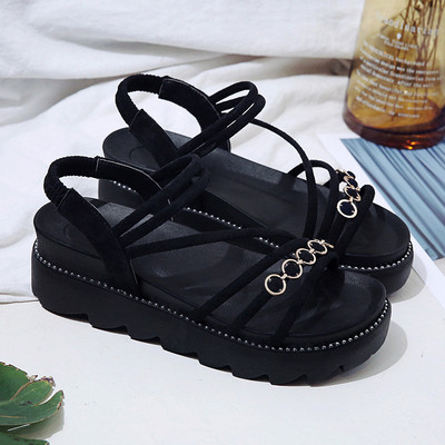 Модерни дамски сандали с равна подметка и метални елементи