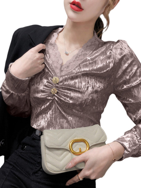 Дамска актулана блуза втален модел с дантела и копчета