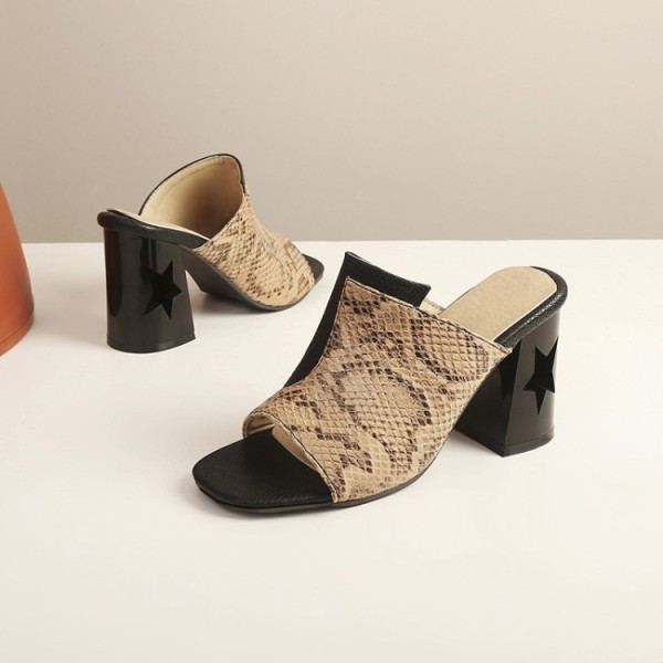 Modern női papucs eko bőrből, magas vastag sarokkal