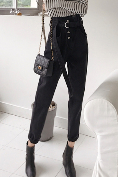 Ikdienas sieviešu džinsi ar augstu vidukli un jostu melnā krāsā