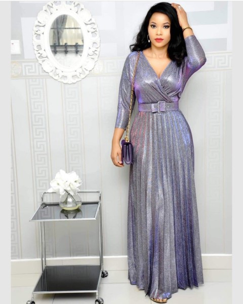 Naiste pikk kleit vöökoha ja V-kaelusega