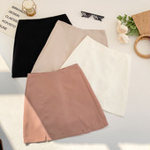 Moodne kõrge vöökoha ja lõhikutega naiste seelik