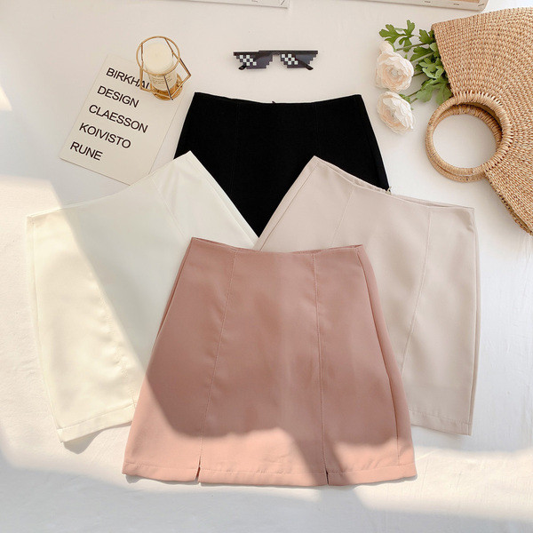 Moodne kõrge vöökoha ja lõhikutega naiste seelik