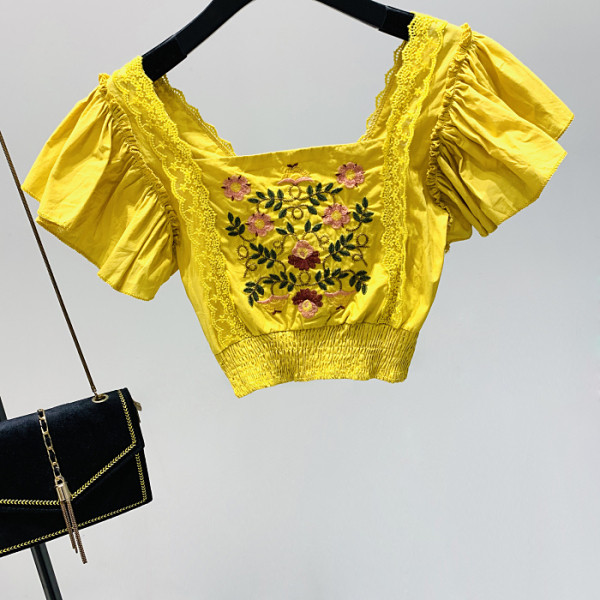 Bluză de damă modernă cu decolteu pătrat, broderie și mâneci scurte