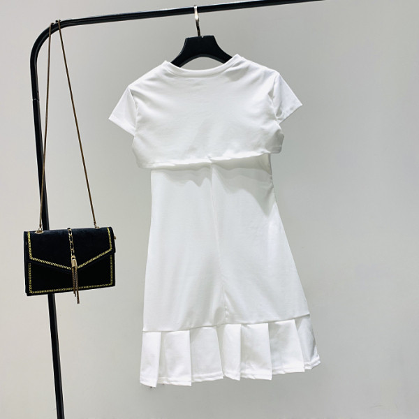 Új modell női ruha ovális nyakkivágással, két részből álló rövid ujjú