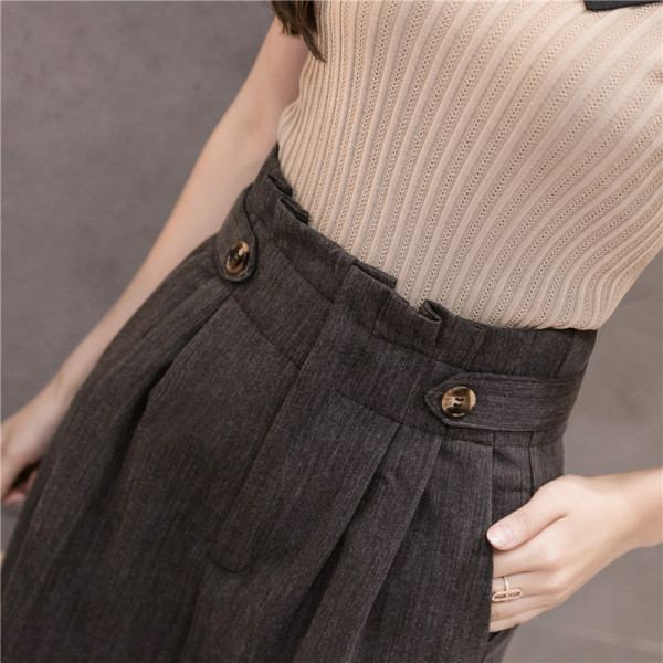 Актуален дамски панталон с висока талия и джобове