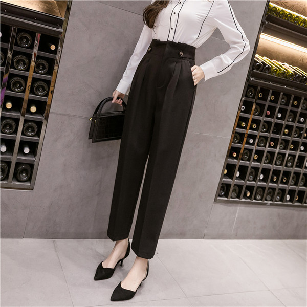 Актуален дамски панталон с висока талия и джобове