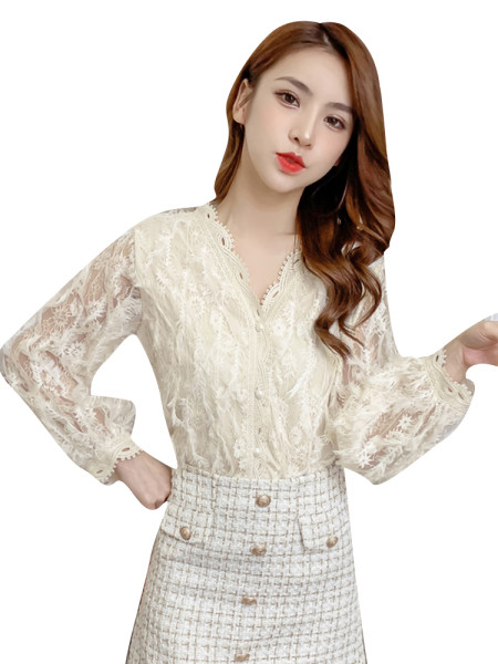 Дамска актуална риза с шпиц деколте широк модел