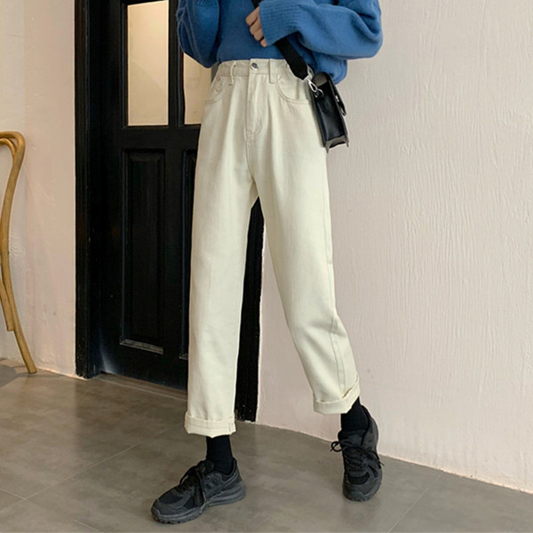 Paprasti moteriški ilgi platūs džinsai aukštu juosmeniu ir kišenėmis