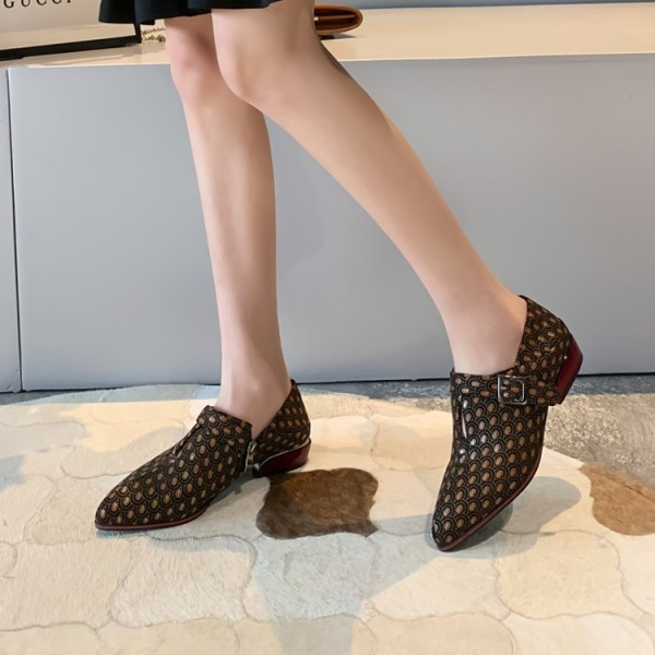 Moteriški laisvalaikio odiniai batai smaili modeliai su sagtimi