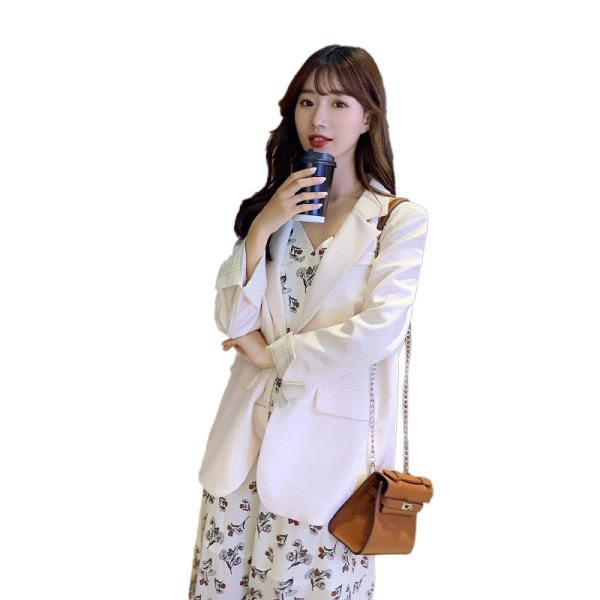 Stilīga sieviešu jaka ar V veida kakla izgriezumu un pogām