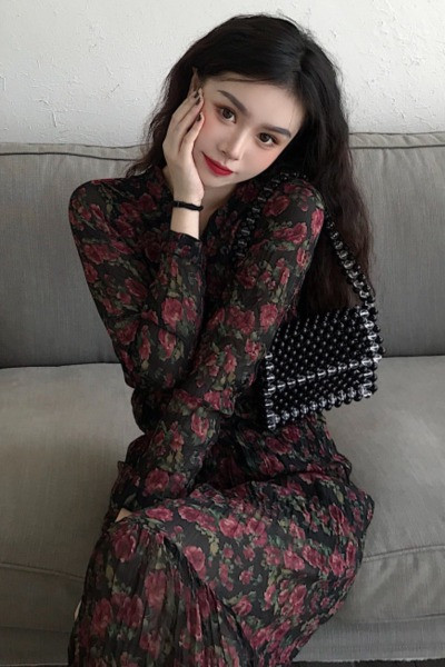 Pavasarinė moteriška retro suknelė su gėlių raštu