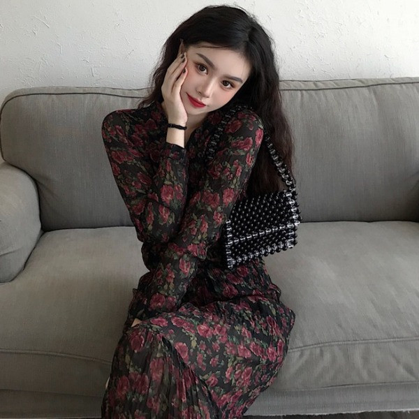 Pavasarinė moteriška retro suknelė su gėlių raštu