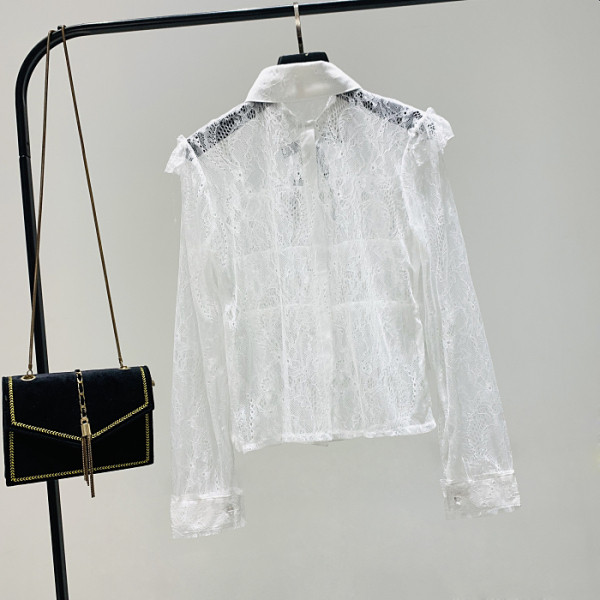 Sieviešu krekls ar klasisku apkakli un mežģīņu lenti