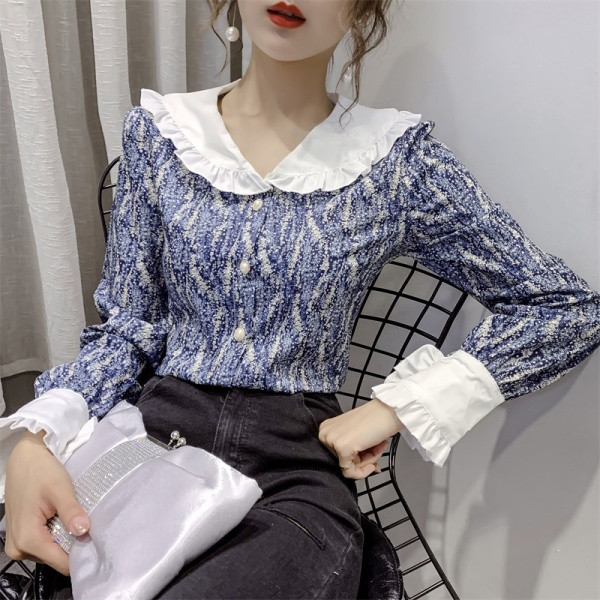 Retro stiliaus moteriški marškiniai ilgomis rankovėmis ir špico iškirpte