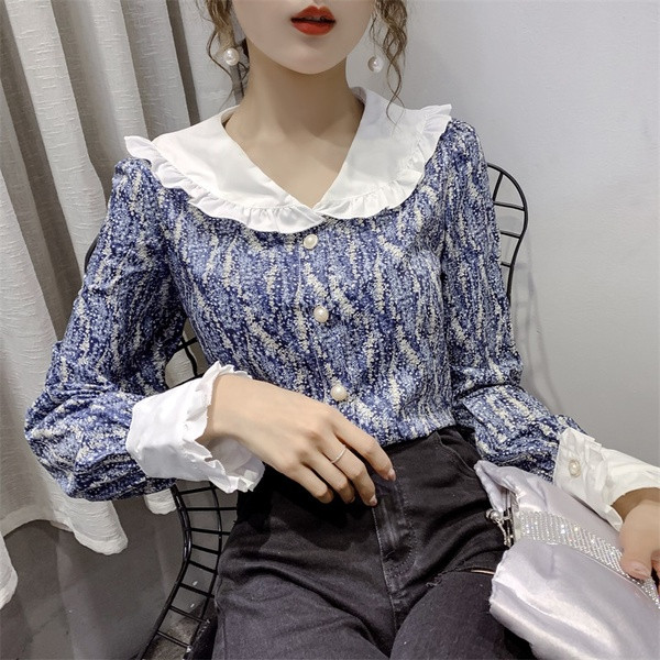 Retro stiliaus moteriški marškiniai ilgomis rankovėmis ir špico iškirpte