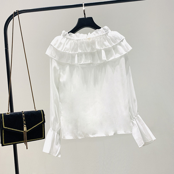 Модерна дамска риза -с шпиц деколте и лотос ръкави