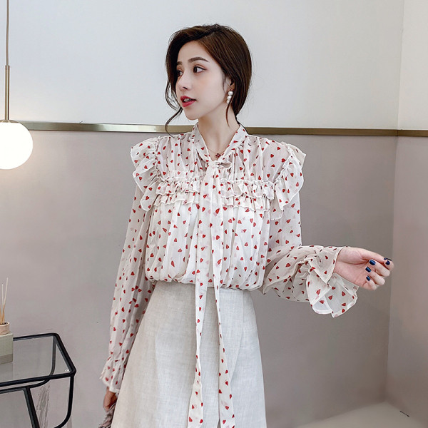 Modernūs moteriški balti ir juodi marškiniai su V formos iškirpte