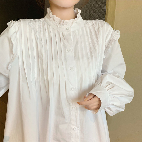 Plata sieviešu kleita ar pogām un pusaugstu apkakli