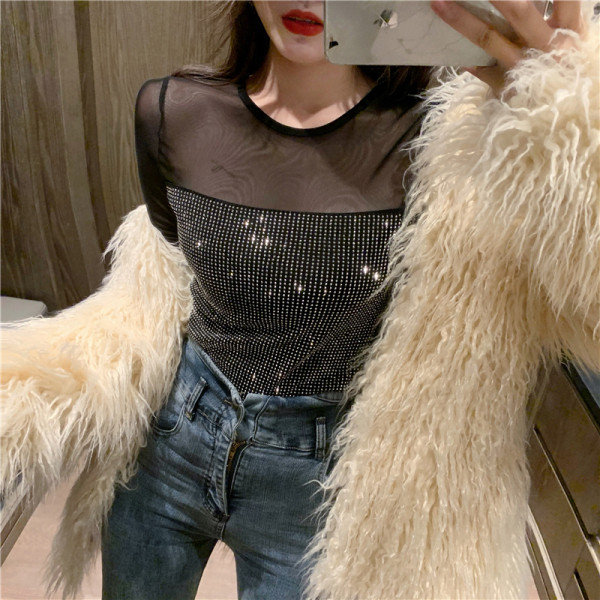 Modern női blúz modell díszkövekkel