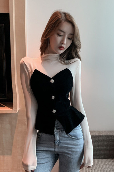 Bluză de damă de ultimă generație cu mâneci lungi și guler înalt