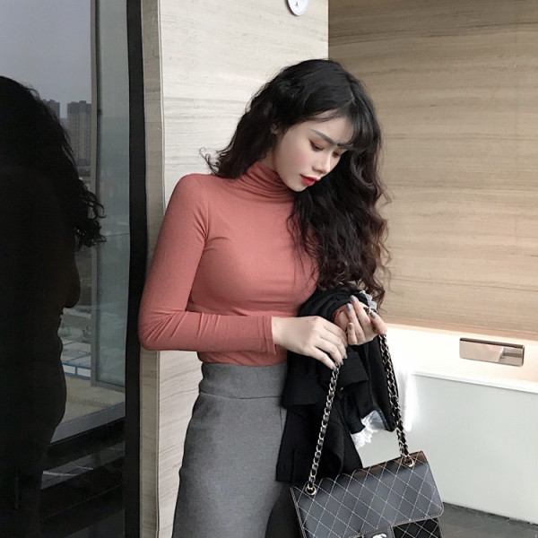 Női alkalmi blúz magas gallérral és hosszú ujjal