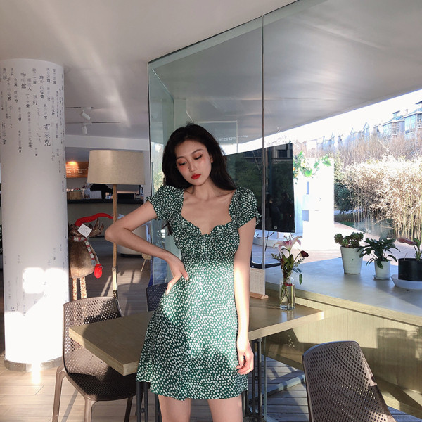 Πράσινο γυναικείο φόρεμα  με κοντά μανίκια και κουμπιά