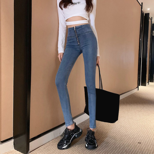 Изчистени дамски дънки Slim модел с висока талия и цип