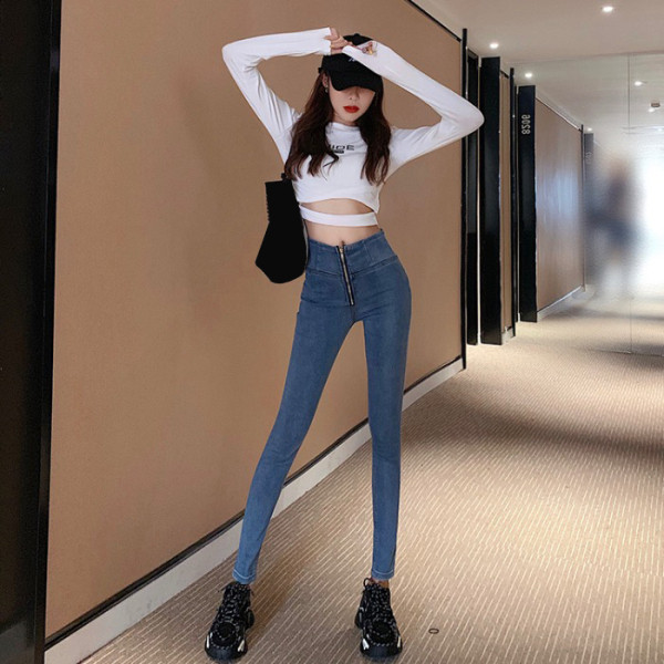 Изчистени дамски дънки Slim модел с висока талия и цип