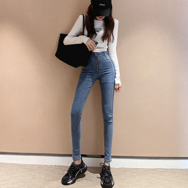 Изчистени дамски дънки Slim модел с висока талия и цип