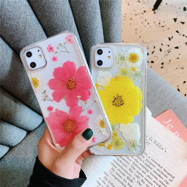 Läbipaistev värviliste lilledega silikoonümbris iPhone 11 jaoks