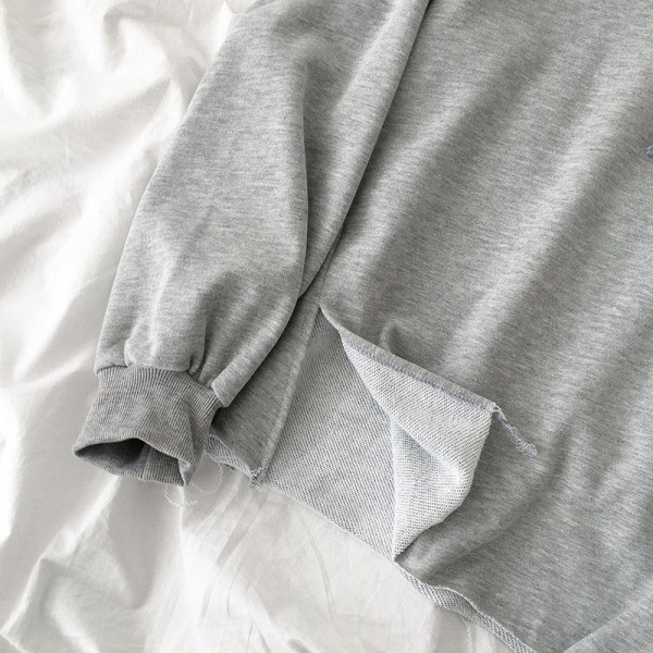 Moteriška laisvalaikio palaidinė ilgomis rankovėmis ir gobtuvu