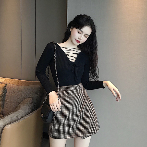 Lezser női blúz nyakkendővel és hosszú ujjal