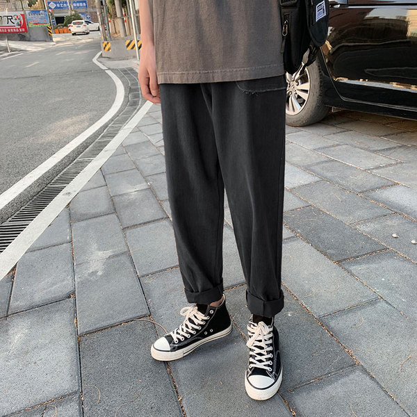 Vyriškų laisvalaikio kelnių tiesus modelis