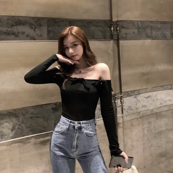 Bluză casual de damă cu umerii goi și mâneci lungi