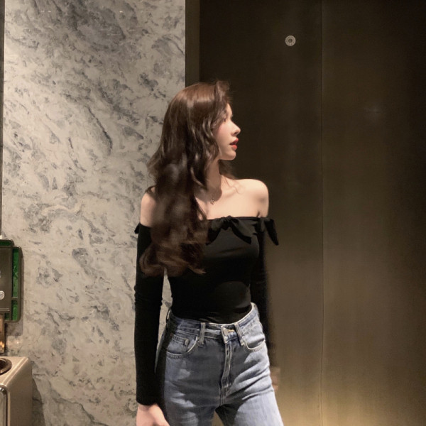 Bluză casual de damă cu umerii goi și mâneci lungi