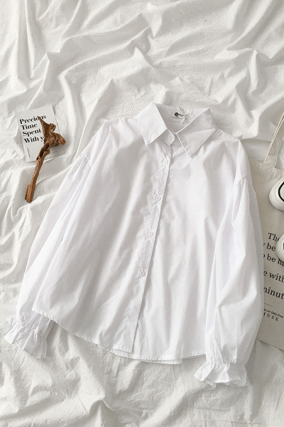 Ikdienas sieviešu krekls ar klasisku apkakli un garām piedurknēm