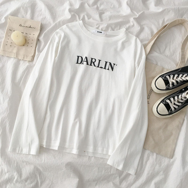 Дамска блуза с овално деколте и надпис